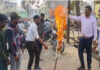 युवक कांग्रेस के नेताओं की गिरफ्तारी का असर बुरहानपुर में प्रदेश सरकार का पुतला दहन कर जताया विरोध