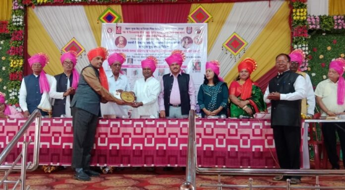 इतिहासकार मोहम्मद रफीक गौर ए खानदेश से सम्मानित