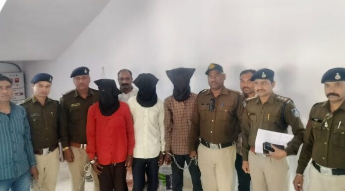 चोरों को नहीं पुलिस का खौफ घर से लेकर शोरूम तक सुरक्षित नहीं