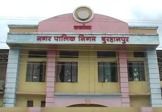 पार्षद कार्यपालन यंत्री विवाद कार्यभार छीनकर मामले का किया पटापेक्ष