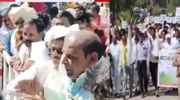 नल जल योजना की खुली पोल जल संकट से झूझ रहे आदिवासियों ने घेरा कलेक्ट्रेट