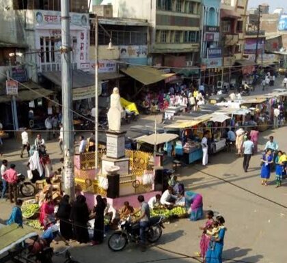 निगम की कार्यवाही से ठेला व्यवसाय परेशान नेताओं का नहीं मिल रहा सहयोग