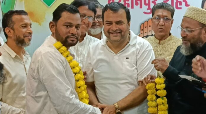 एमआईएम को टाटा बाय-बाय कांग्रेस को हाय राजनीति गर्म