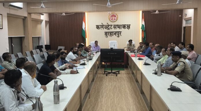 नेतागिरी चमकाने के चक्कर में मजदूर चढ़े बाली