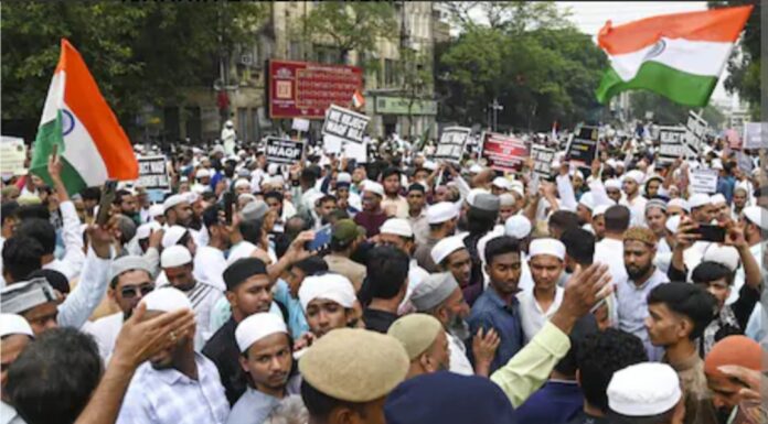 वक्फ अधिनियम में सुधारों को लेकर बहस के बीच विरोध के स्वर