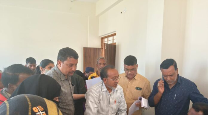 एसआईआर नोटिस पर सुनवाई सुनवाई में पार्षद निभा रहे विशेष भूमिका