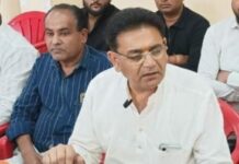 फर्जी विकास के लिए मुख्यमंत्री का फर्जी स्वागत…. रघुवंशी