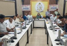 महापौर ने साढे तीन अरब का बजट मेयर इन काउंसिल में किया पेश