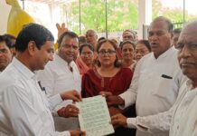 किसानों की समस्याओं को लेकर कांग्रेस का धरना प्रदर्शन उग्र आंदोलन की दी चेतावनी