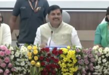 उद्यमी संवाद में बोले मुख्यमंत्री निमाड़ की इन्वेस्टर मीट से होगा उद्योगों का विकास रखे जाएंगे सभी मुद्दे