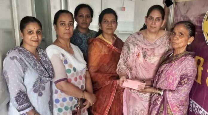 जिले की अग्रणी संस्था खुशी के पल ने की बच्चे की आर्थिक मदद