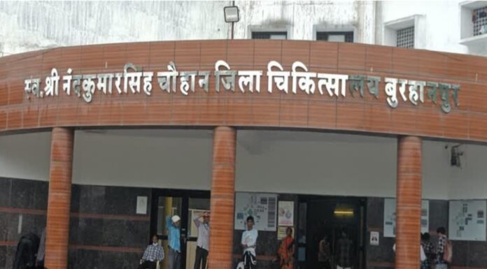 जिला अस्पताल बैठक व्यवस्था सुधरी पर उपचार के लिए मरिज अब भी परेशान