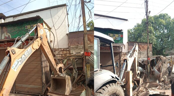 मानसून पूर्व की तैयारियां नाले के अतिक्रमण पर निगम का चला बुलडोजर