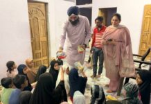 शिक्षा सामग्री बांट मनाया जन्मदिन